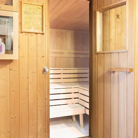 Waldcafe מלון 3*